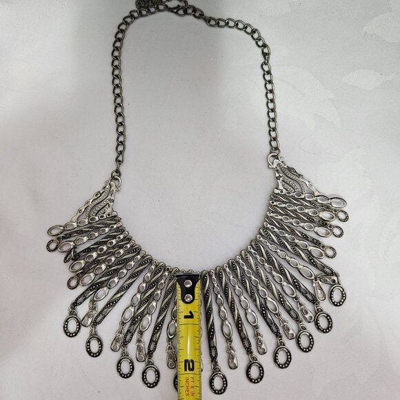 Statement necklace and earrings set - Picture 3 of 5